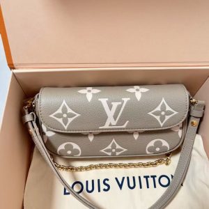 Louis Vuitton Wallet On Chain Ivy