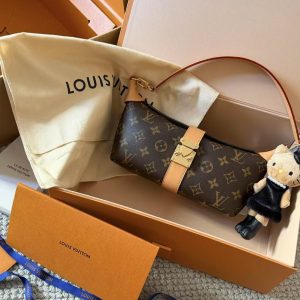 Louis Vuitton Pochette Mia