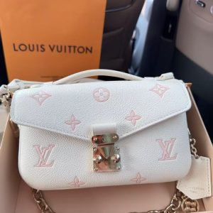 Louis Vuitton Pochette Métis East West