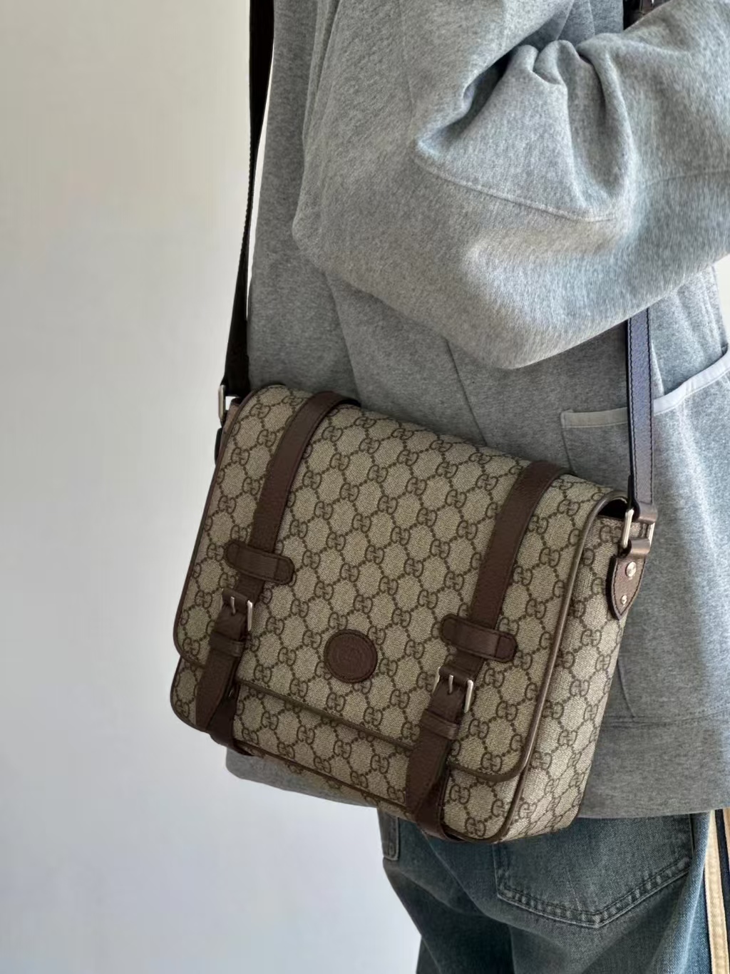 Gucci Interlocking Messenger Bag - Image 2