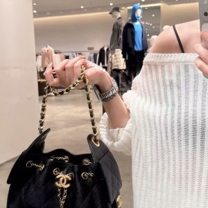 CHANEL 25 Handbag